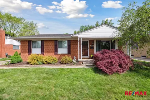 2565 Athena Dr, Troy, MI 48083