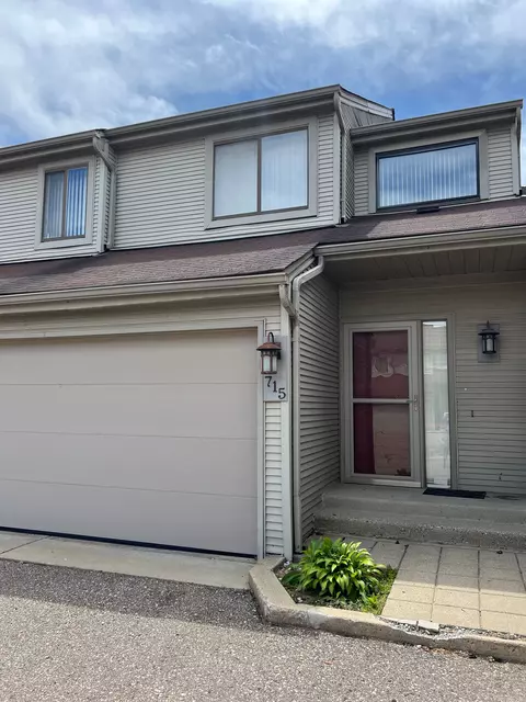 715 Eton Ct, Rochester Hills, MI 48307