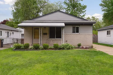 9049 Robert St, Taylor, MI 48180