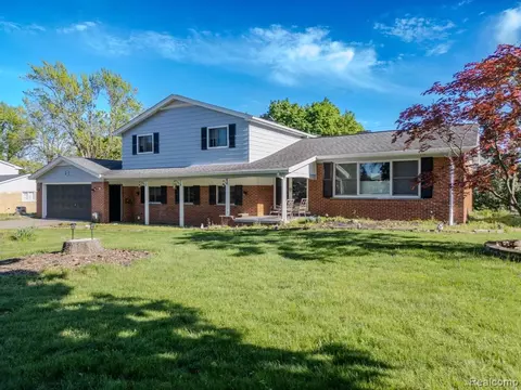 4753 Quarton Rd, Bloomfield Hills, MI 48301