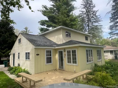 1192 Lindberg Dr, Elba, MI 48446