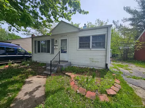 14124 Toepfer Rd, Warren, MI 48089