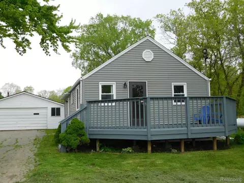 9379 N Irish Rd, Mount Morris, MI 48458