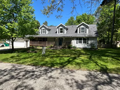 2473 Rose St, Oceola, MI 48843