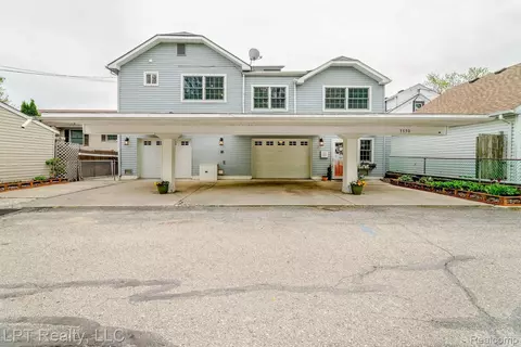 7750 Lakeshore Dr, Estral Beach, MI 48166