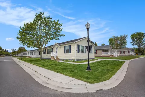 10520 Frontenay Crt Ct, Ira, MI 48023