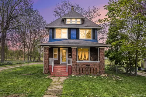 585 S Almont Ave, Imlay City, MI 48444