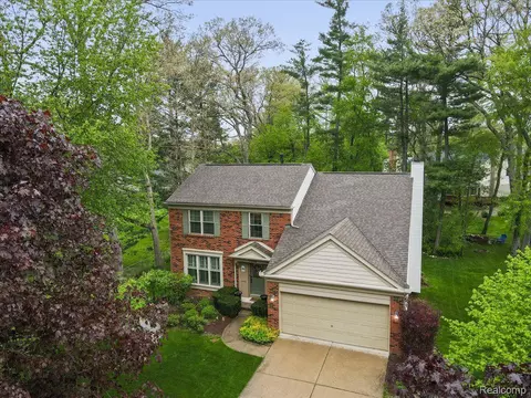 3500 Richards Way, Orion, MI 48360