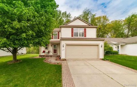 1619 Prairie Dr, Pontiac, MI 48340