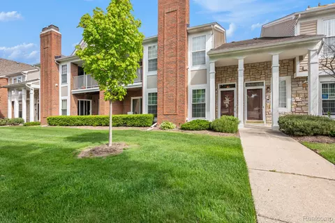 4237 Berkshire Dr, Sterling Heights, MI 48314