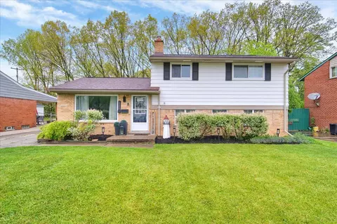 29800 Pickford St, Livonia, MI 48152