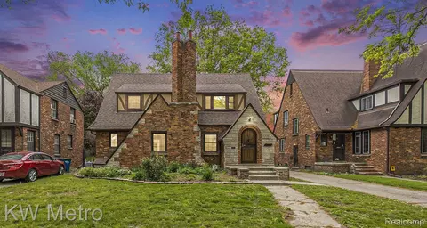 18950 Oak Dr, Detroit, MI 48221