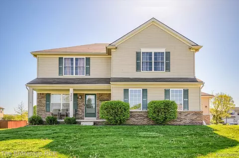 5475 Northwood Rd, Grand Blanc, MI 48439
