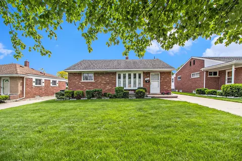 9592 Sarasota, Redford, MI 48239