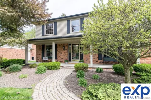 8970 Whittlesey Lake Dr, Plymouth, MI 48170