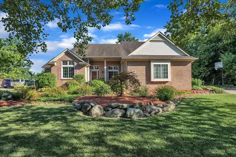 47537 River Woods Dr, Canton, MI 48188