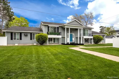 1021 Centre St #9, Traverse City, MI 49686