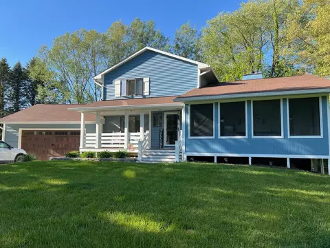1080 N Truhn Rd, Howell, MI 48836