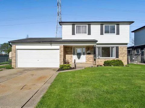 34309 Coachwood Dr, Sterling Heights, MI 48312