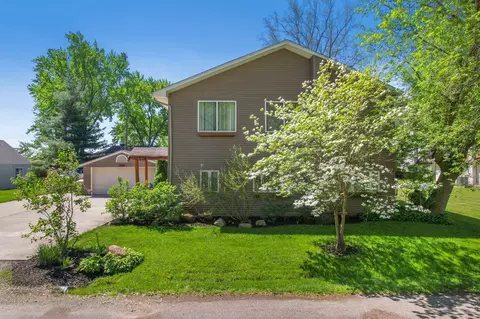 135 N Haven St, Novi, MI 48377