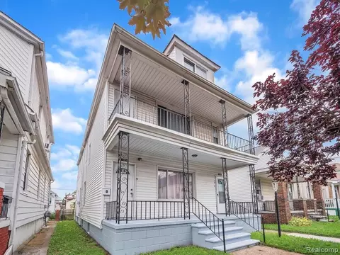 11404 Sobieski St, Hamtramck, MI 48212