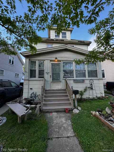 79 Maple St, River Rouge, MI 48218