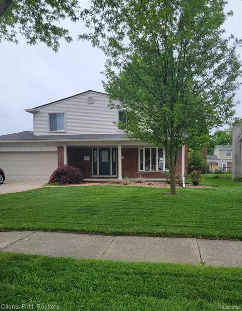 33773 Orban Dr, Sterling Heights, MI 48310