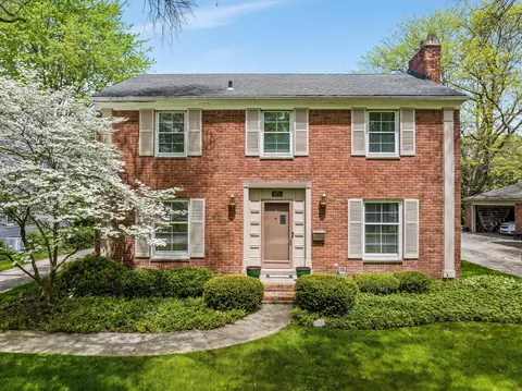 970 S Oxford Rd, Grosse Pointe Woods, MI 48236