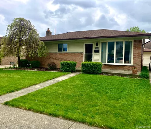 11640 Stamford Ave, Warren, MI 48089