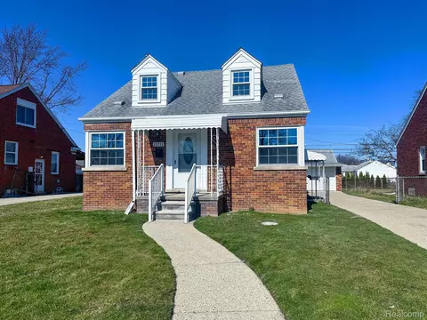 15711 Mok Ave, Eastpointe, MI 48021