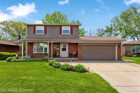 39105 Grennada St, Livonia, MI 48154