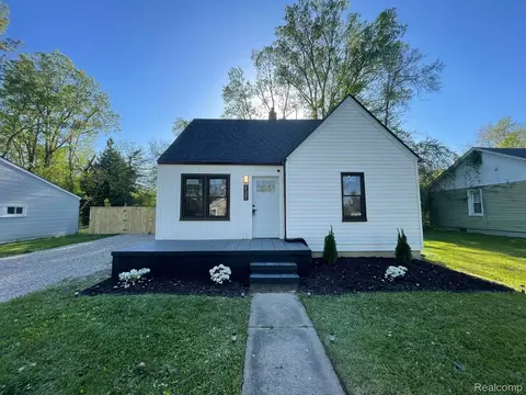 21301 Colgate St, Farmington Hills, MI 48336
