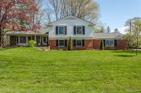 4611 Brafferton Dr, Bloomfield Hills, MI 48302