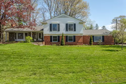 4611 Brafferton Dr, Bloomfield Township, MI 48302