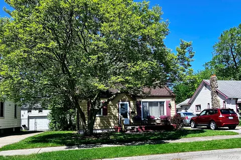 21825 Panama Ave, Warren, MI 48091