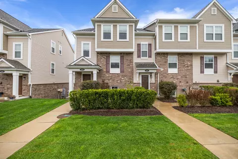 3211 Johanna Ware W, Wixom, MI 48393