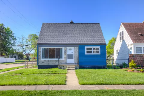 28605 James St, Garden City, MI 48135