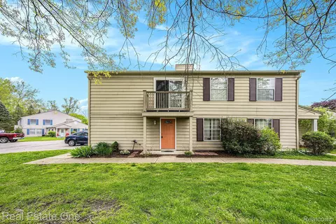 3127 Sunnyside, Orion, MI 48360