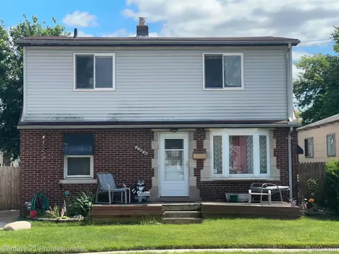 17476 Tennyson St, Roseville, MI 48066