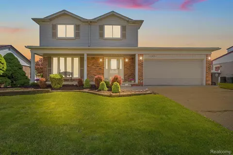 17951 Brentwood Dr, Riverview, MI 48193
