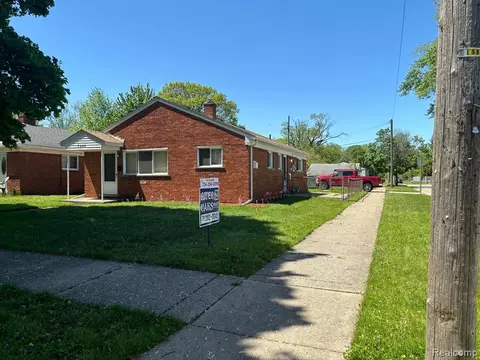 7820 Oak St, Taylor, MI 48180