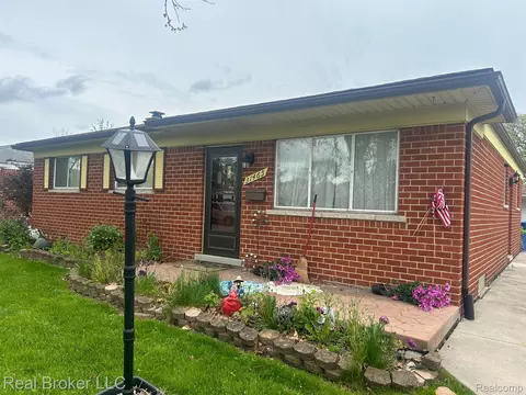 31465 Tecla Dr, Warren, MI 48088