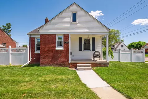 2511 17th St, Wyandotte, MI 48192