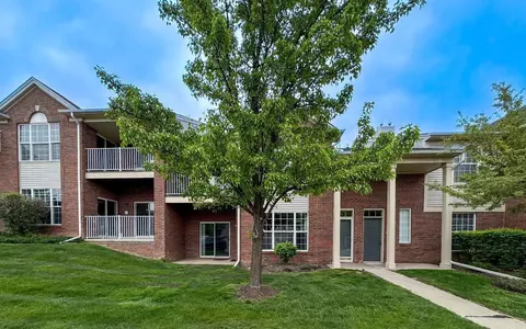 1840 Flagstone Cir, Rochester, MI 48307