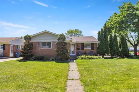 30053 Malvern St, Westland, MI 48185