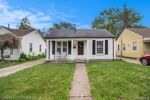 4437 Carnegie St, Wayne, MI 48184