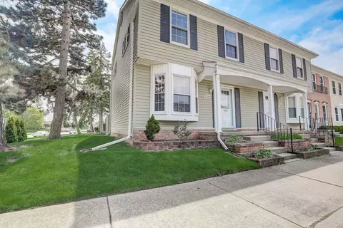 37245 Charter Oaks Blvd 7 1 Blvd #7, Clinton Township, MI 48036