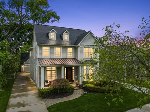 1209 Pierce St, Birmingham, MI 48009