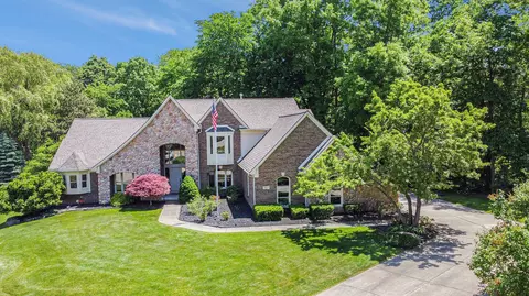 3827 Kaeleaf Rd, Orion, MI 48360