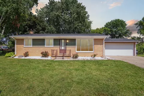 2121 Penway, Flint, MI 48532
